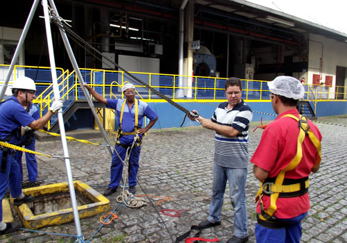 Treinamento de Espaço Confinado